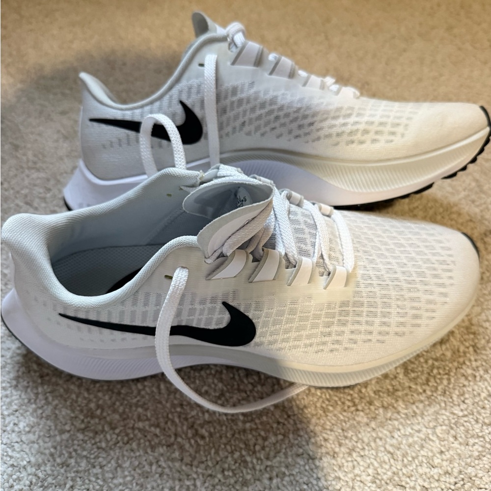 Nike White and Black air zoom pegasus Athletic Shoes